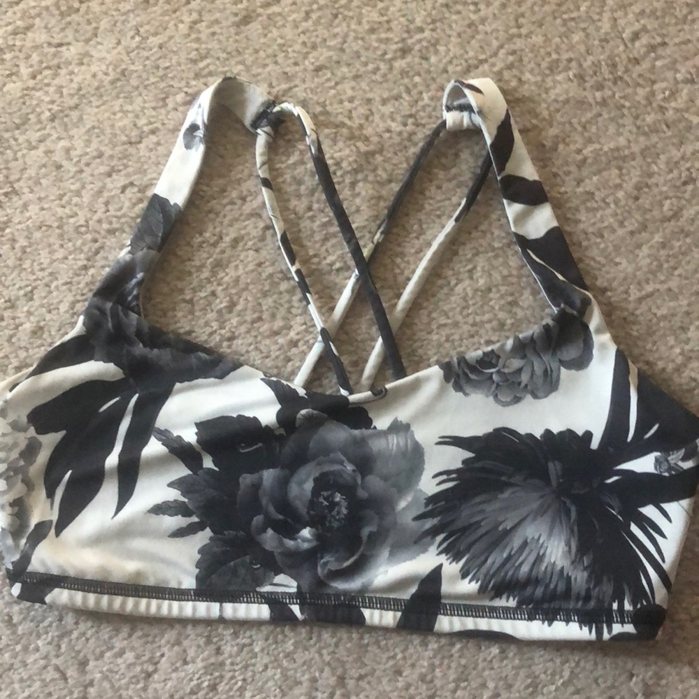 Lulu lemon free to be bra, size 6
